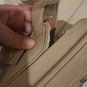 Ugg Sandalette Tek Yırtılma: Üretim Hatası İddiası Ve Şirketin Bakım Hatası Açıklaması