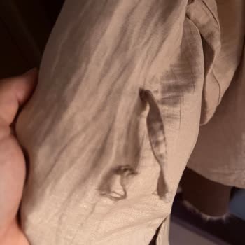 Kısa Kullanımda Kırılan Keten Pardösü Ve Mağaza Personelinin Yardımsız Tutumu