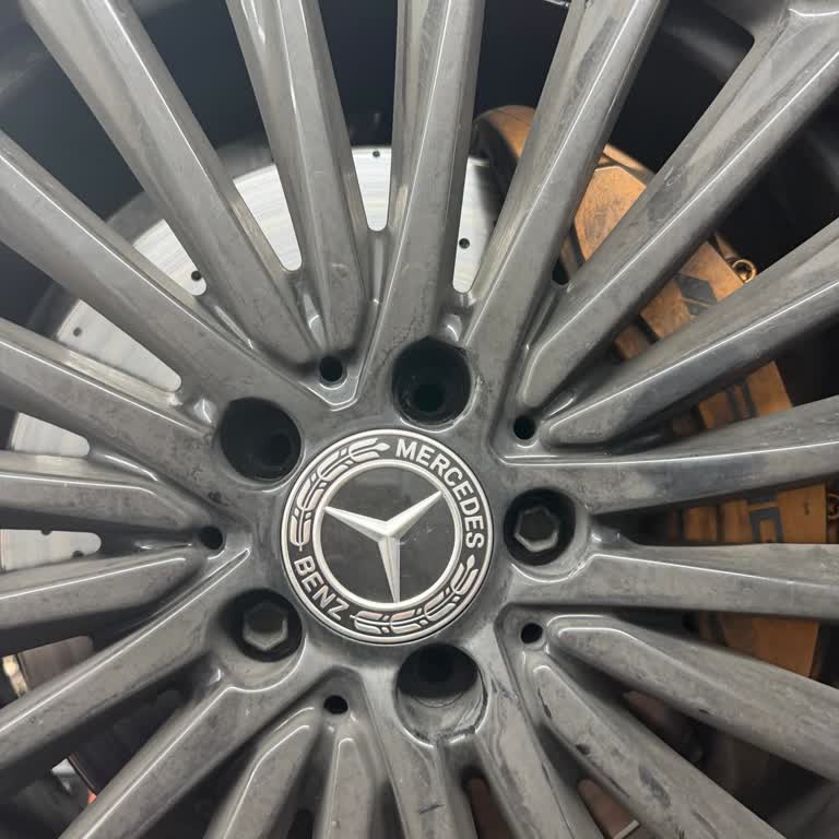 Otomol İzmir Servisinde Lastik Vidaları Eksik Ve Uzun Bekleme Süresi