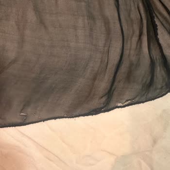 İpek Bluzdaki Kesik Ve Diğer Hasarlar, Şirketin Sorumluluk Reddi