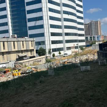 Esenler 15 Temmuz P Blokta Moloz Ve Atıklarla Çevre Kirliliği Şikayeti