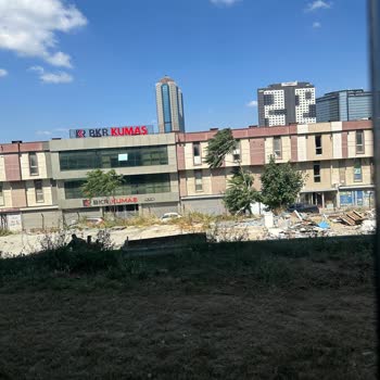 Esenler 15 Temmuz P Blokta Moloz Ve Atıklarla Çevre Kirliliği Şikayeti