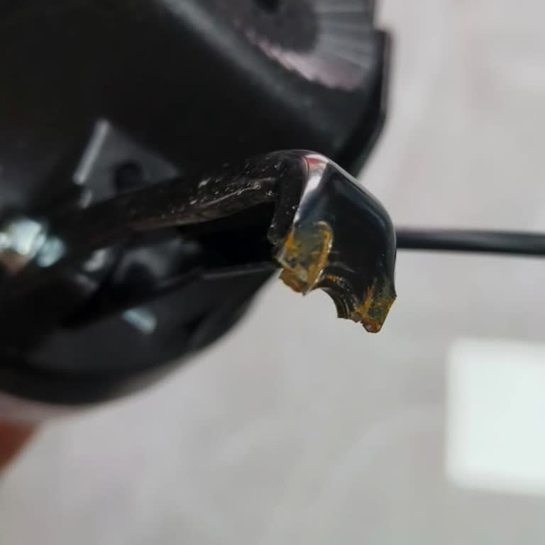 Garanti Kapsamı Dışında Ön Far Kırılması Ve Dijital Ekran Arızası