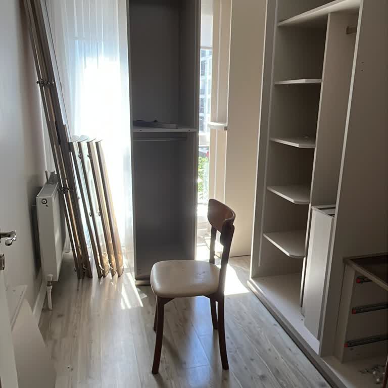 Teslimat Gecikmesi Ve Hasarlı Mobilyalarla İlgili Çözüm Talebi