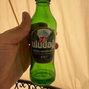 Uludağ 6’lı Doğal Maden Suyunda Boş Ve Yarı Boş Şişeler