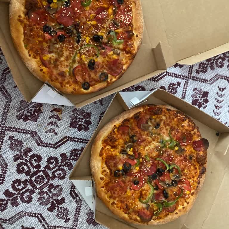 Domino's Şubesinde Ücretini Ödediği Soslar Ve Sarımsaklı Kenarlar Sürekli Eksik