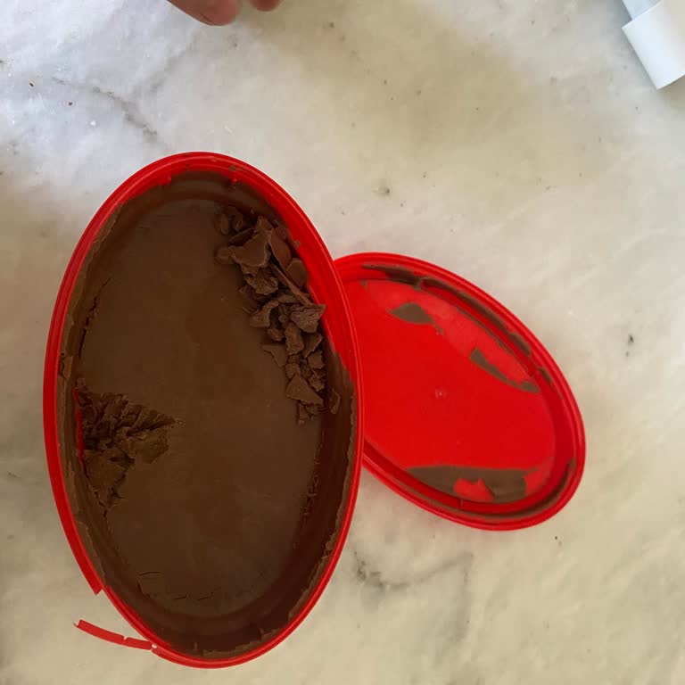 Ambalajsız Ve Taşlaşmış Kakaolu Fındıklı Krema Sağlık Riski Yaratıyor