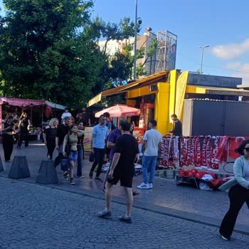 İBB Beltur Önündeki Kaygan Zemin Vatandaşları Tehlikeye Atıyor