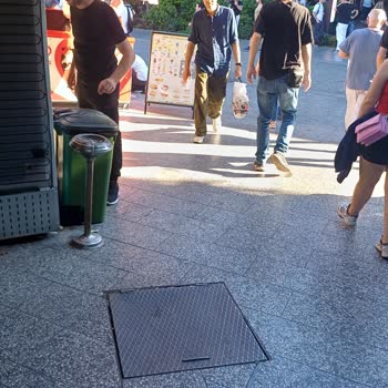 İBB Beltur Önündeki Kaygan Zemin Vatandaşları Tehlikeye Atıyor