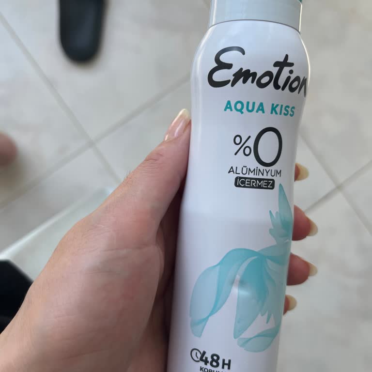 Aqua Kiss Deodorantı Ciltte Şiddetli Yanma Ve Kızarıklığa Yol Açtı