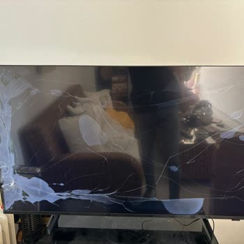 Kırık Ekranlı Samsung Televizyon İçin Hızlı Ve Ücretsiz Değişim Talebi
