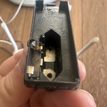 Adaptör Patlaması Sonrası İnternet Kesintisi Ve Güvenlik Endişesi