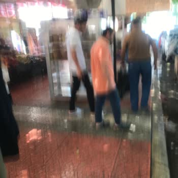 Mersin Yenişehir’de Dağ Manavı Kaldırımı Ve Engelli Yolunu İşgal Ederek Güvenliği Tehlikeye Sokuyor