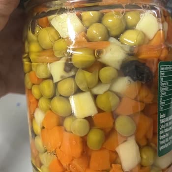 Tukaş Garnitüründe Tüylü Böcek Benzeri Madde Ve Gıda Güvenliği İhlali