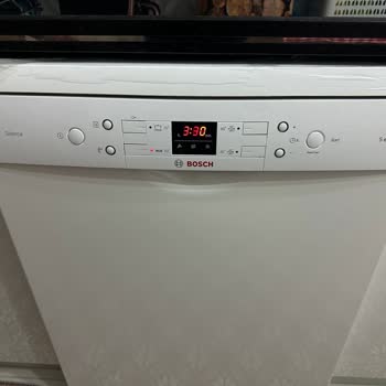 Yetkili Görünen Servisin Ücretli Teklifsiz Müdahalesi Ve Çalışmaz Makine, 8500 TL İadesi Talebi