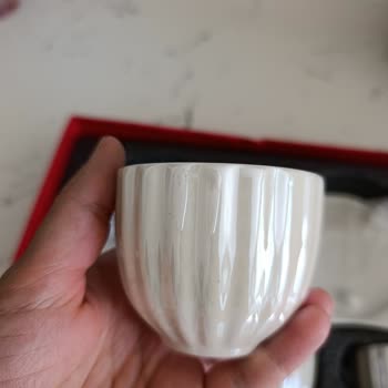 Üç Kez Deforme Fincan Takımı Gönderilmesi Müşteriyi Mağdur Etti