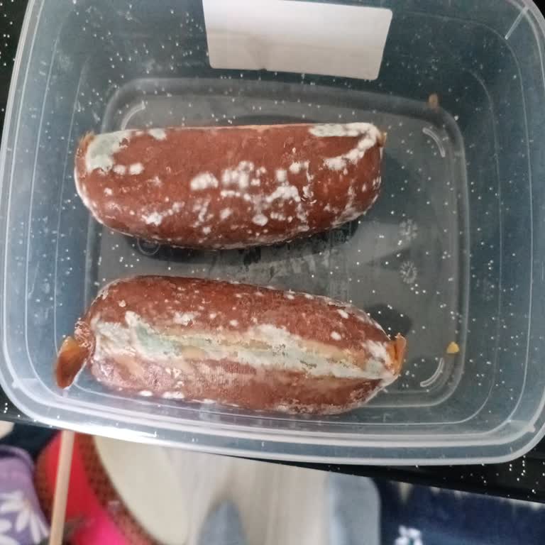 Parmak Sucuklarında Küf Sorunu Ve Yanıltıcı Saklama Talimatı