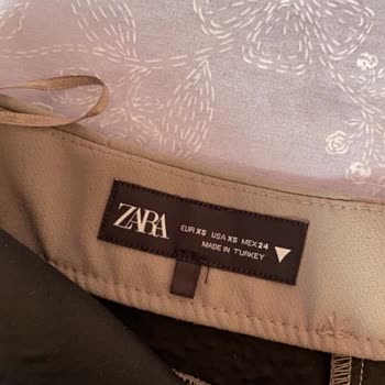 Zara’da Premium İddiası Yanlış, Dikişler Tek Kullanımda Açılıyor