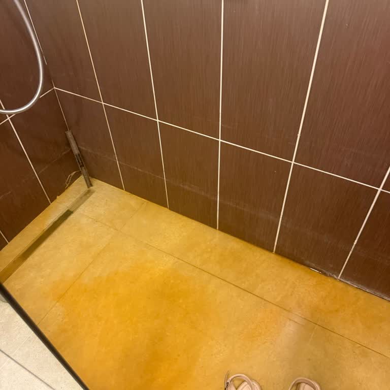Kirli Musluklar Ve Bakımsız Otel Şikayetim