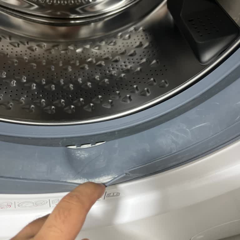 Garanti Kapsamındaki Arçelik Çamaşır Makinesinin Körük Lastiği Yırtıldı, Servis Ücret İstedi