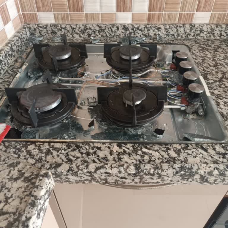 Kumtel Setinde Cam Patlaması Ve Cevapsız Müşteri Hizmeti
