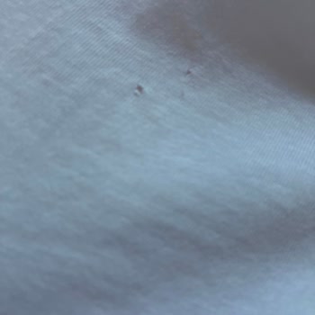 Mavi Kadıköy Mağazasında Hediye Tişörtünün Delinmesi Ve Fatura Sorunu Nedeniyle Değişim İmkansızlığı