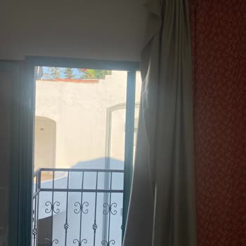 Phoenix Sun Otel Fotoğraflarla Uyuşmuyor Ve Şikayetimize Yanıt Gelmiyor