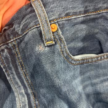 Levis Pantolonundaki Çekme Sorunu Ve Mağazanın İnceleme Kararı