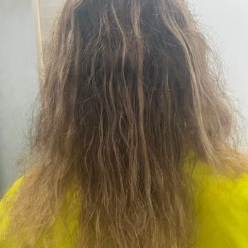 A** G** Kuaför’de Saç Röfle İşi Mahvedildi Ve 30 Bin Lira Ücreti İade Talebi