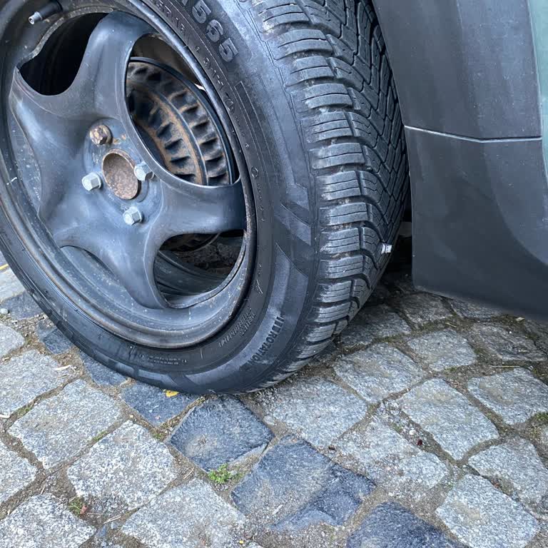 Tiktak’ta Lastik Hasarı İçin Çekici Ücreti Ve Kiralama Bedelinin İadesi