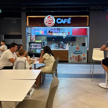 Burger King Dondurma Bölümünde Keyfi Yönlendirme Ve Uzun Bekleme