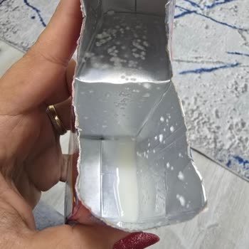 Bozulmuş Çilekli Süt Ürünü Çocuk Sağlığını Tehdit Ediyor
