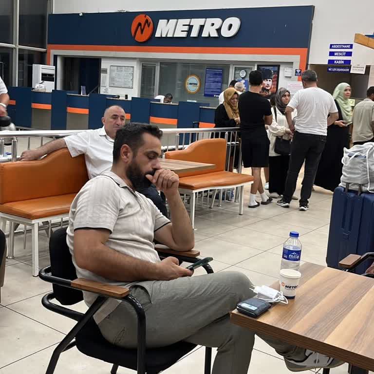 Yaşlı Yolcunun Bileti Başkasına Satıldı, Samandıra’da Saatlerce Bekletildi