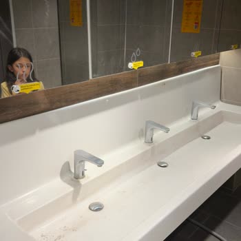 Erzurum Nenehatun Shell İstasyonunda Tuvalet Hijyen Eksikliği Ve Personel İhmali