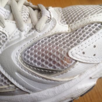 New Balance Ayakkabısında Kısa Sürede Üretim Kusuru Ve Cevapsız Müşteri Desteği