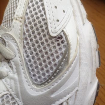 New Balance Ayakkabısında Kısa Sürede Üretim Kusuru Ve Cevapsız Müşteri Desteği