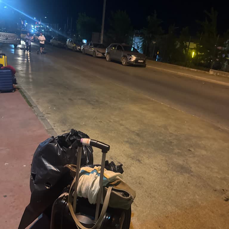 Lüks Yalova Otobüsünün Keyfi Saat Ertelemesi Ve Bilgilendirme Eksikliği