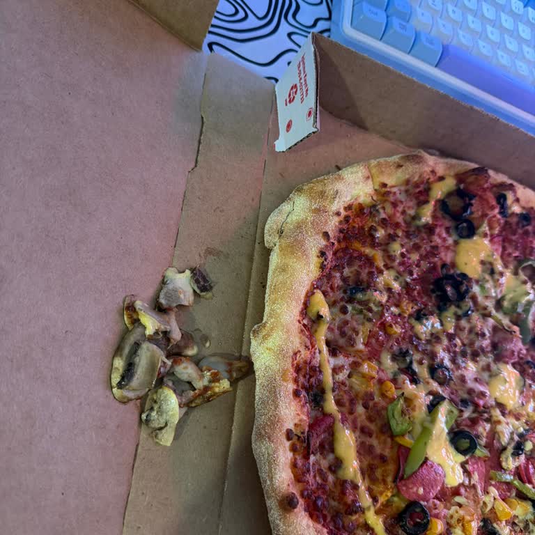 Mantar İstemeyen Müşteriye Mantarlı Pizza Gönderildi Ve İletişim Sağlanamadı