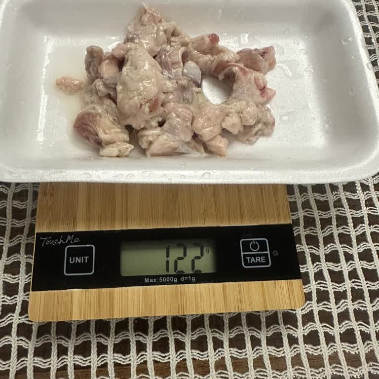 Kuzu Kavurmalık Ette Saf Yağ Ayrılması Ve Et Miktarının Azlığı Nedeniyle Ayıplı Mal Şikayeti