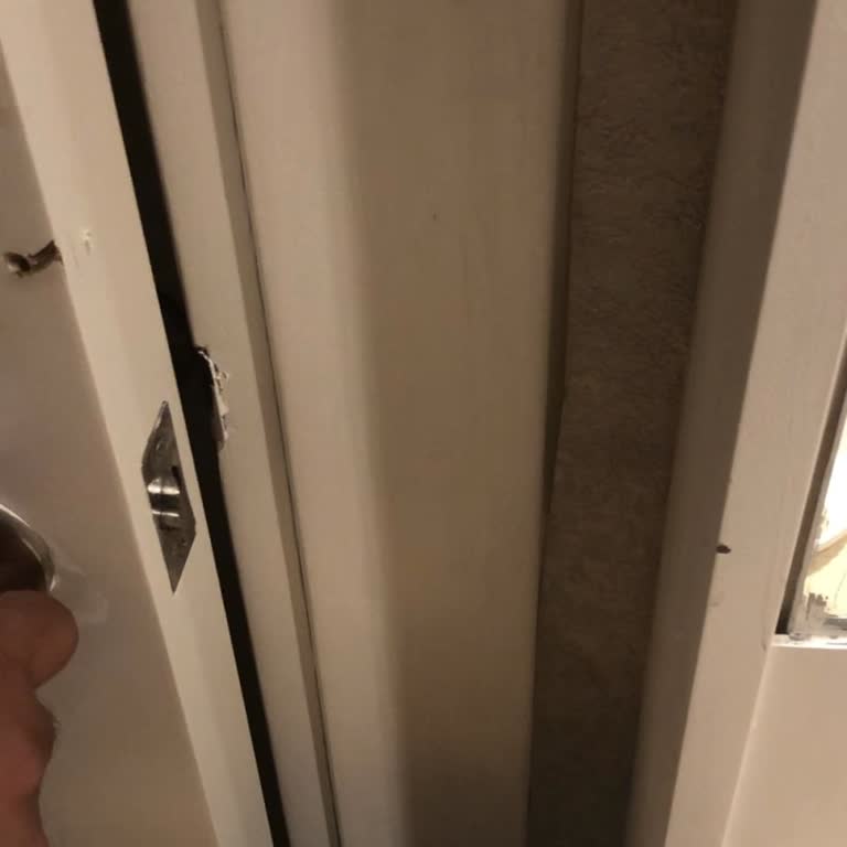 Orange County Alanya Family Concept Odamda Yan Odaya Açılan Bir Kapı Bulunuyor Ve Bu Kapı Kapanmıyor