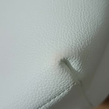 Kalitesiz Calvin Klein Çanta: Hızlı Soyulma Ve İade Reddi