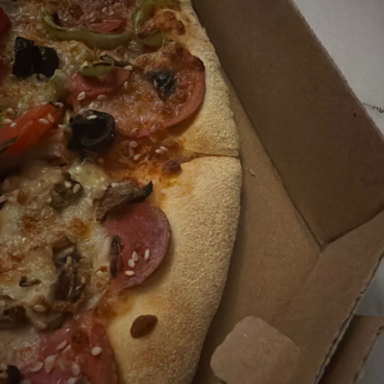 Sarımsak Kenarı Eksik Pizza Ve İade Reddi