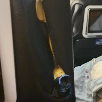 Yırtık Koltuklar Ve Çalkantılı Otobüs İçinde Hijyen Ve Güvenlik Sorunları
