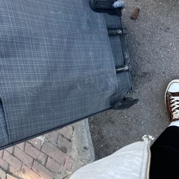 Şoförün Rahatsız Edici İletişimi Ve Kırık Valiz Şikayeti