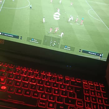 EFootball Güncellemesi Sonrası Bağlantı Sorunu Maçları Donup Haksız Kaybettiriyor