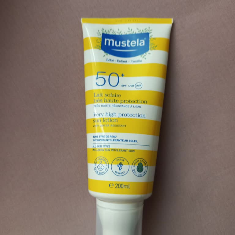 Mustela Güneş Kremi Çocuklarda Ağır Yanıklara Ve Sağlık Sorunlarına Yol Açtı