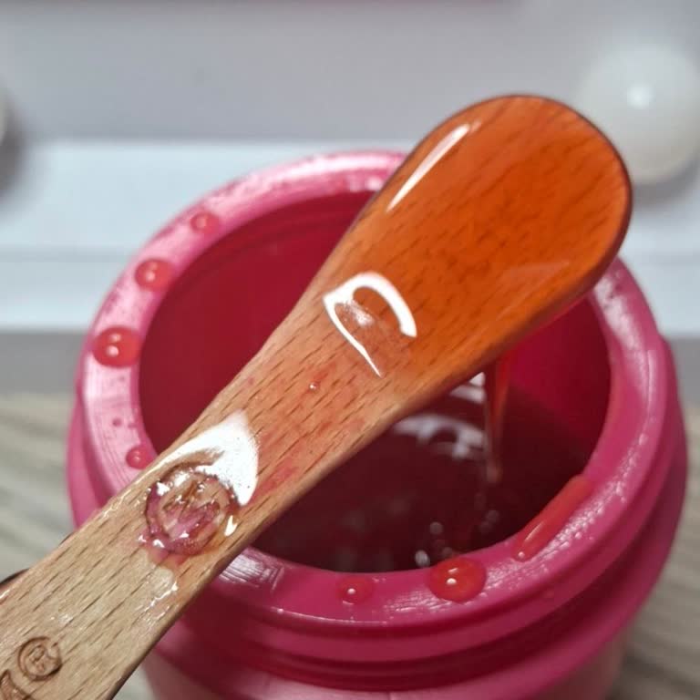 Renk Bırakan Ve Etkisi Olmayan Ağda Ürünü