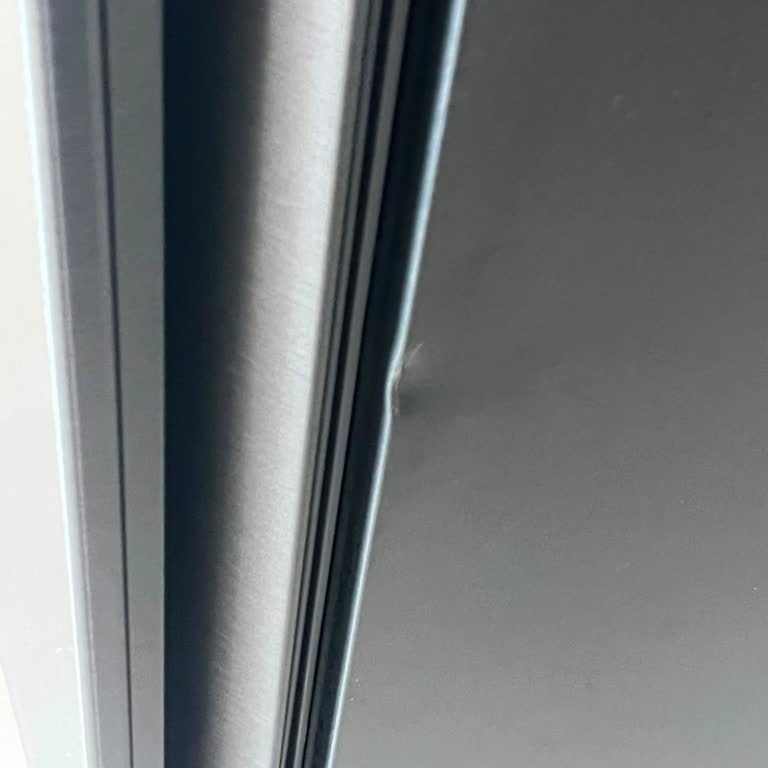 Hasarlı Buzdolabı Teslimi Ve Gecikmeli Değişim Sürecine Şikayet