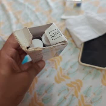 Apollo Pharmacy Delivered Damaged La Roche-Posay Mela B3 Serum