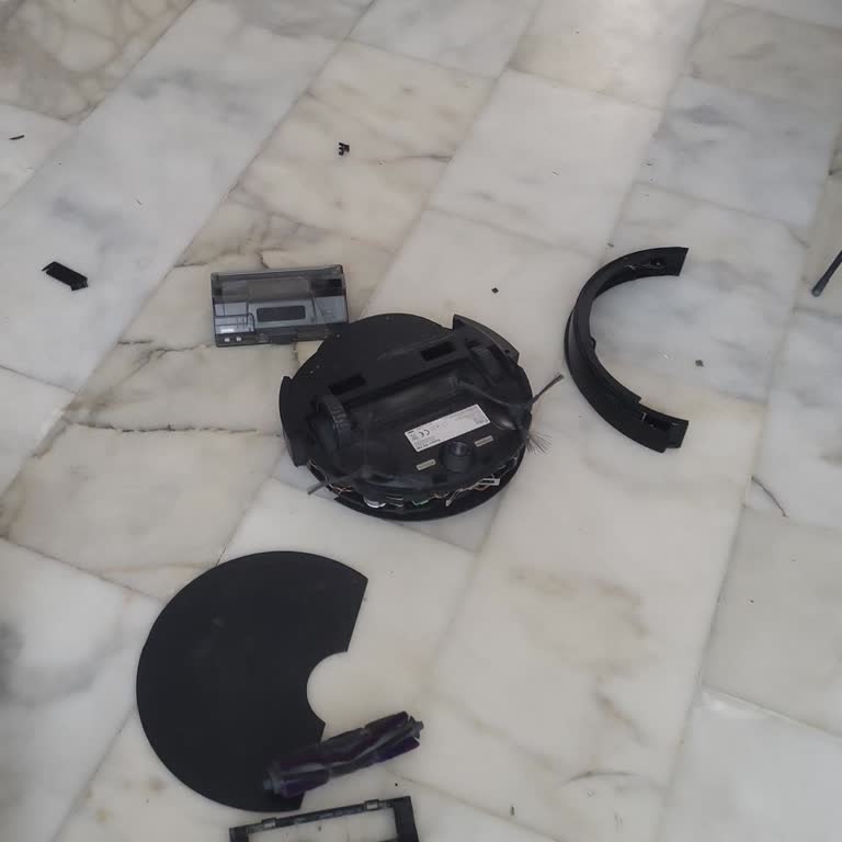 Fakir Haus RS780 Modelinde Sürekli Hareket Ve Sensör Sorunları Servis Çözüm Sunmadı